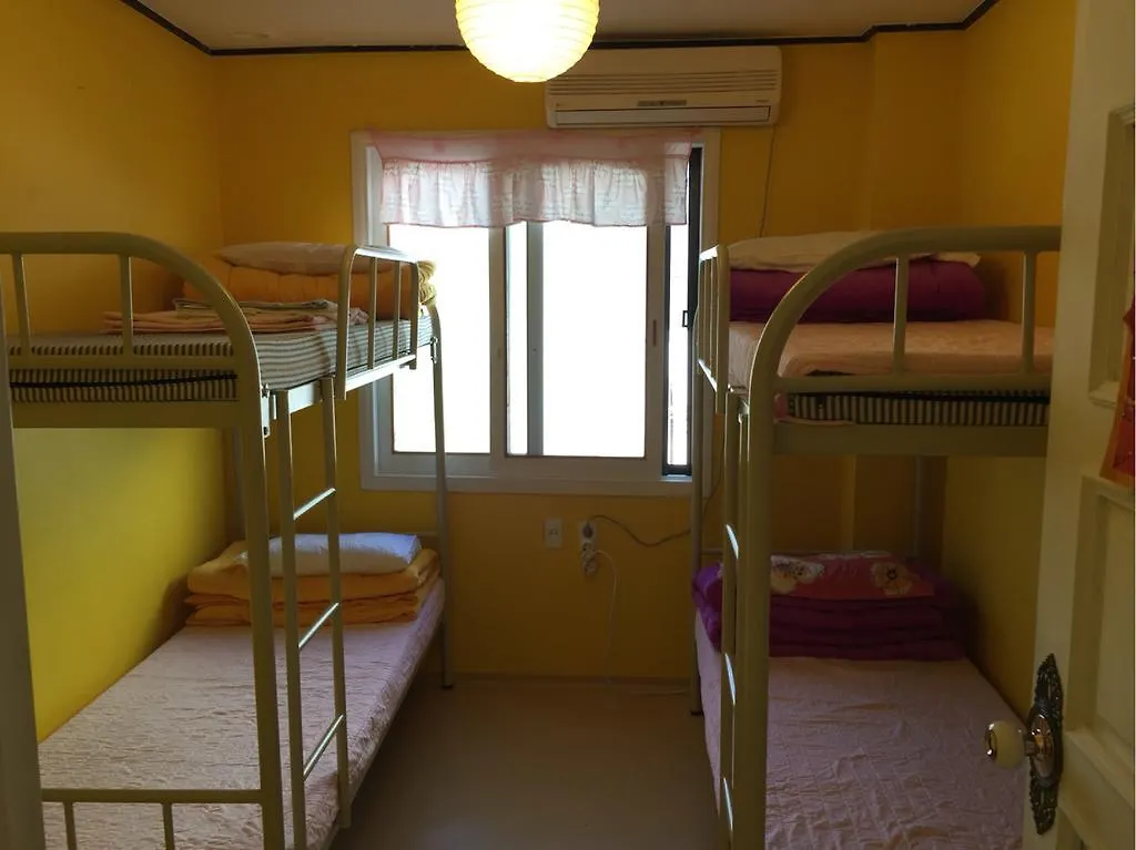 Uncle'S Guesthouse-Domestic Not Allowed Busan South Korea